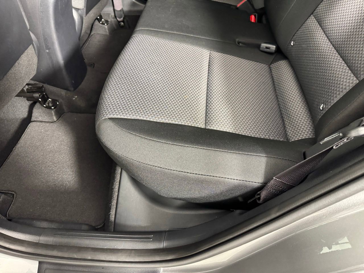 Used 2025 Kia Soul LX w/ LX Technology Package FWD image 34