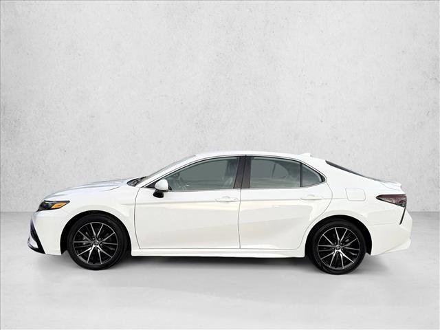 Used 2024 Toyota Camry SE image 4
