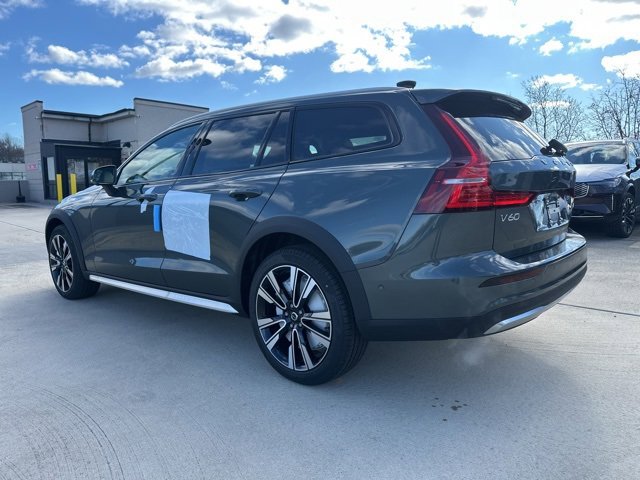New 2026 Volvo V60 B5 Cross Country Ultra w/ Climate Package image 5