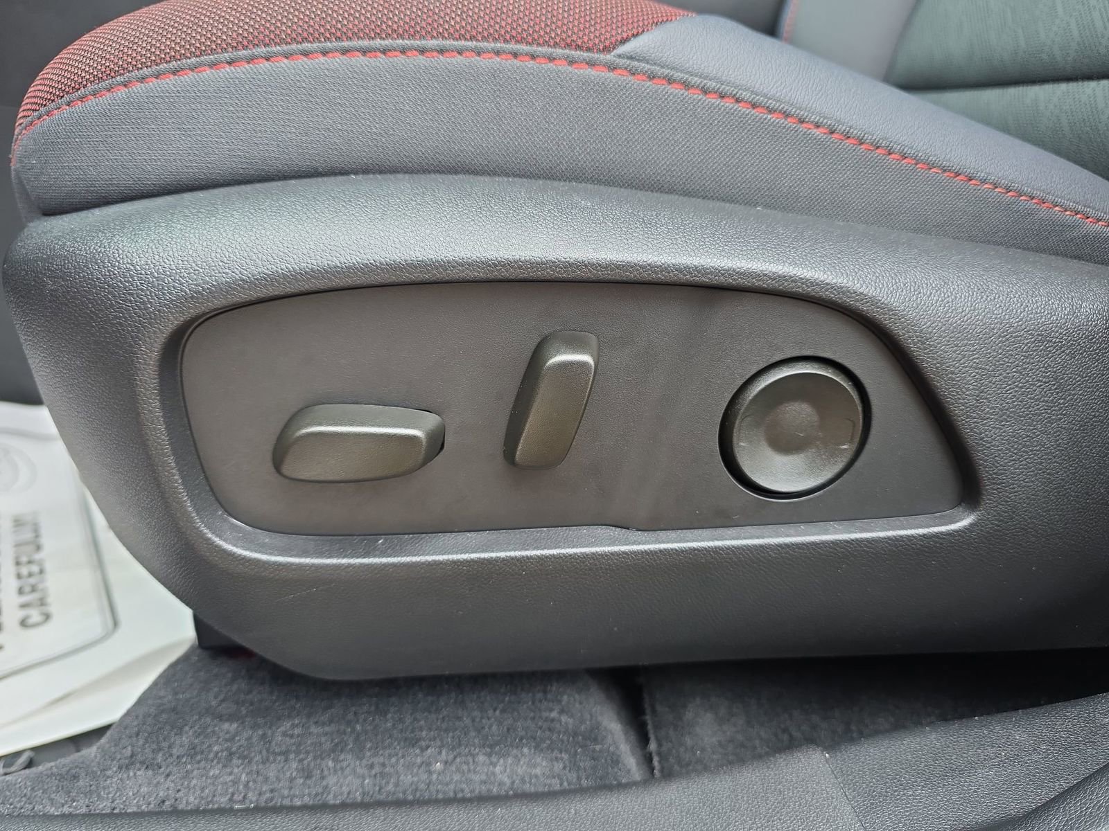 Used 2025 Chevrolet Equinox RS image 18