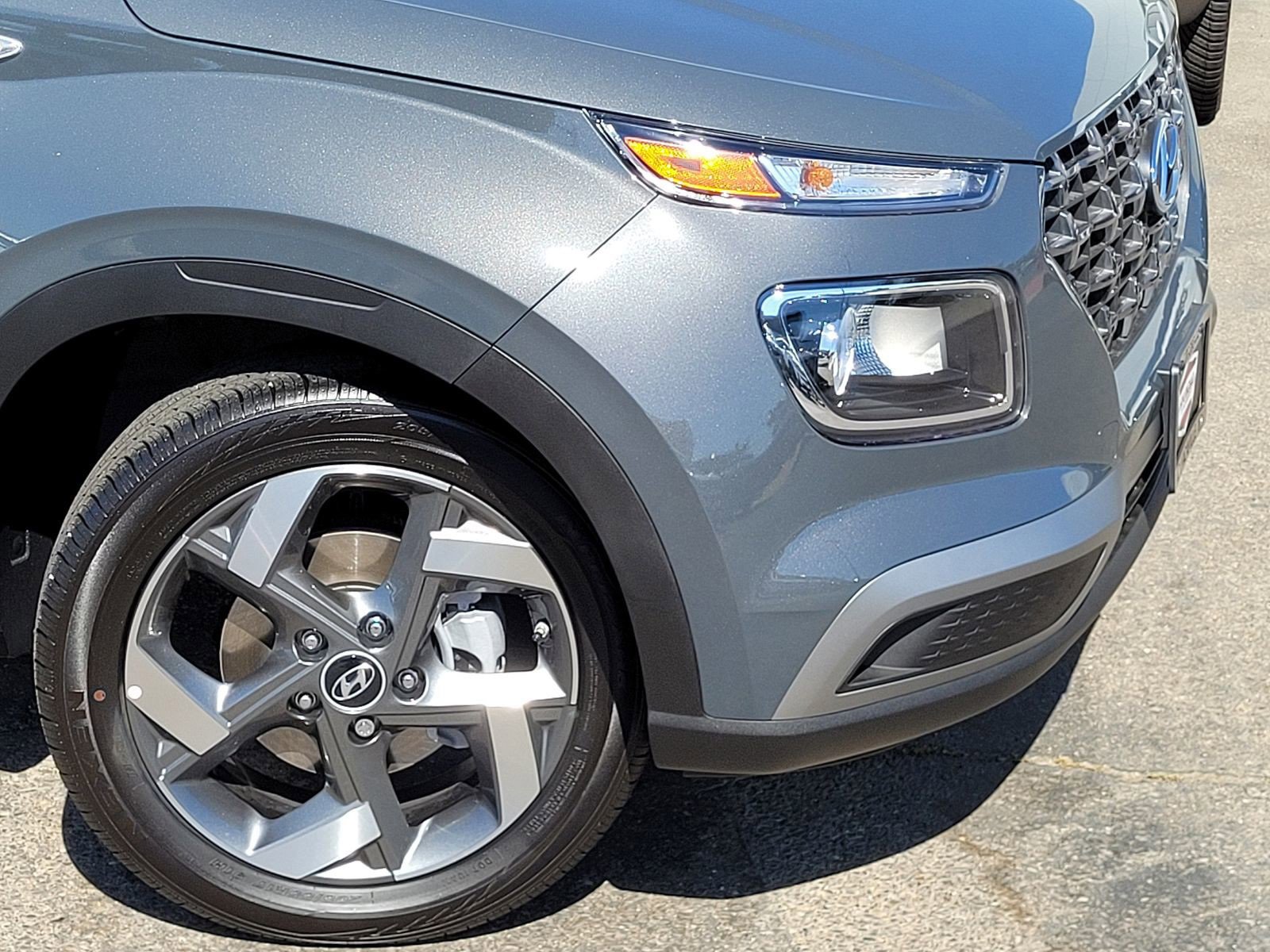 New 2025 Hyundai Venue SEL image 3