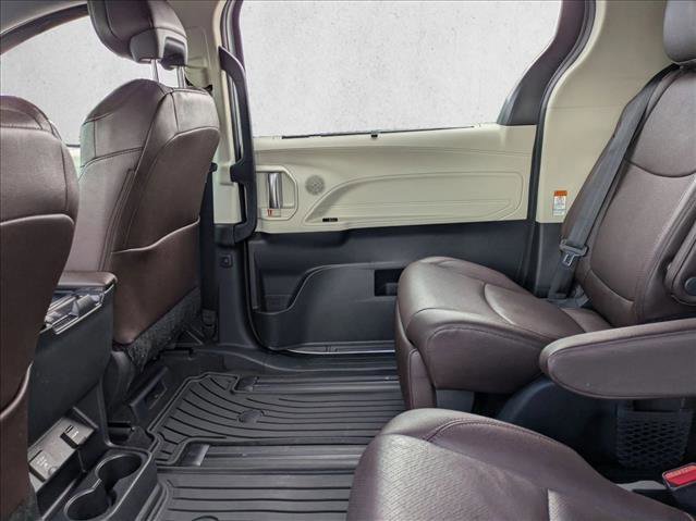 Certified 2023 Toyota Sienna Platinum image 20