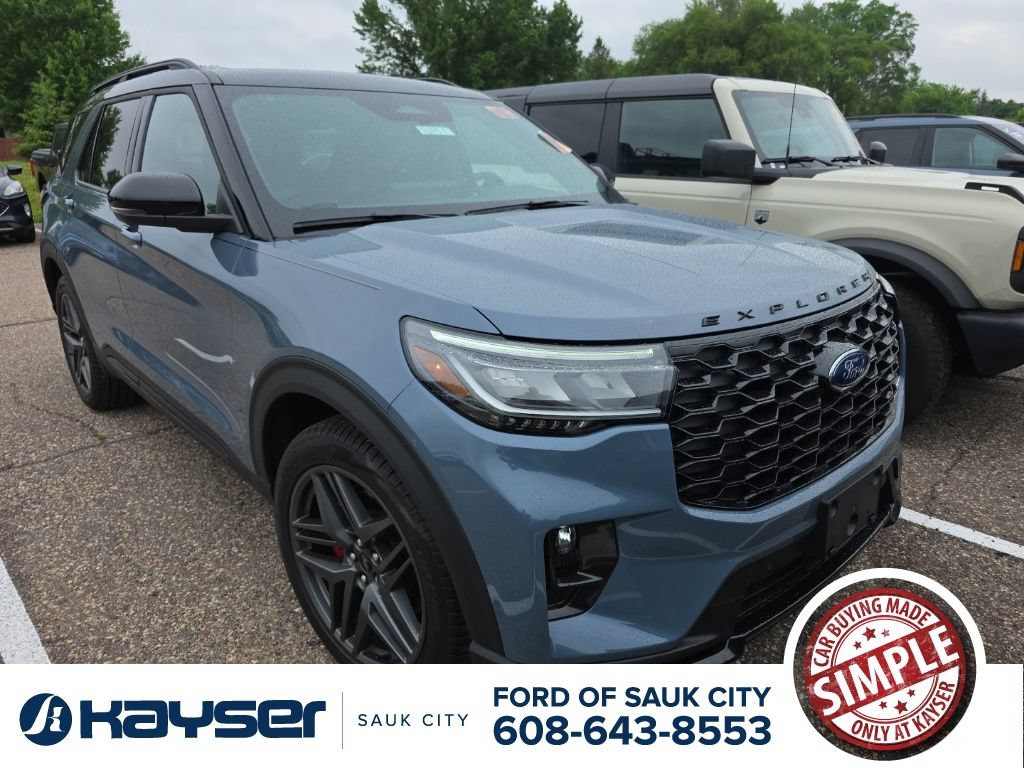 Used 2025 Ford Explorer ST AWD/4WD image 1