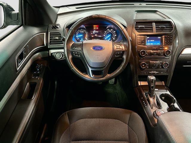 Used 2016 Ford Explorer XLT image 22
