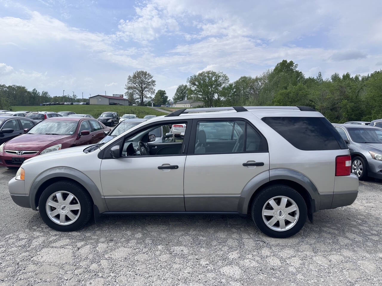 Used 2006 Ford Freestyle SE FWD image 3