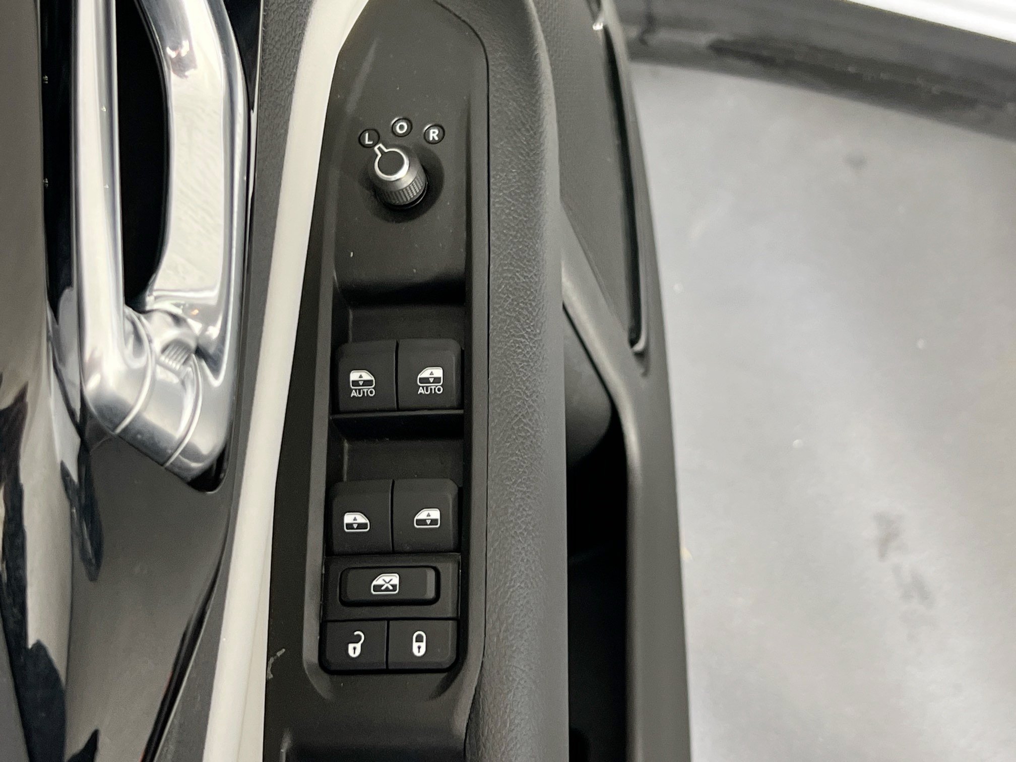 Used 2022 Jeep Compass Limited AWD/4WD image 17