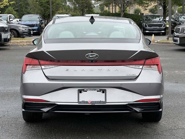 Used 2021 Hyundai Elantra Limited FWD image 3