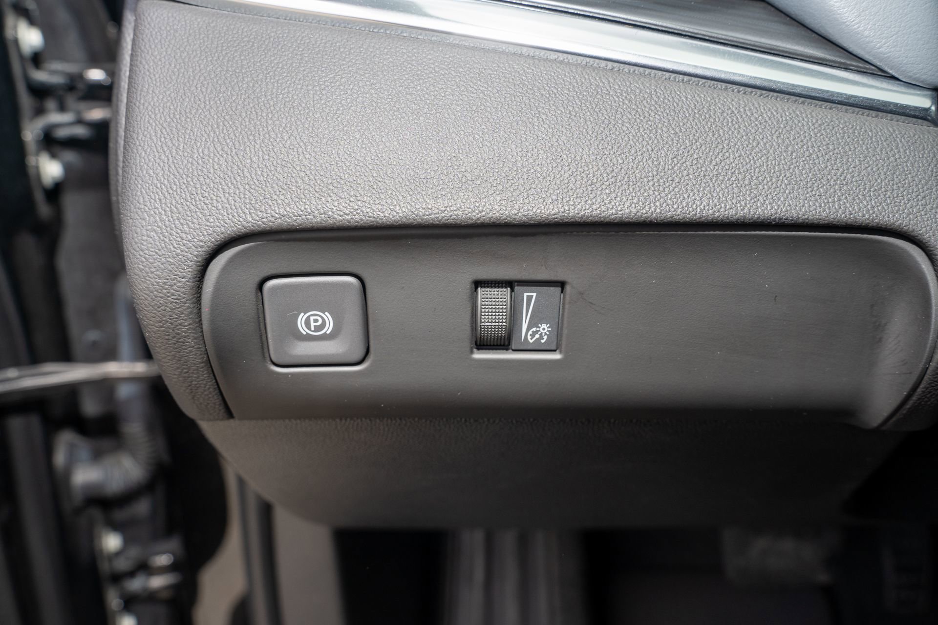 Used 2024 Buick Enclave Essence w/ Technology Package FWD image 31
