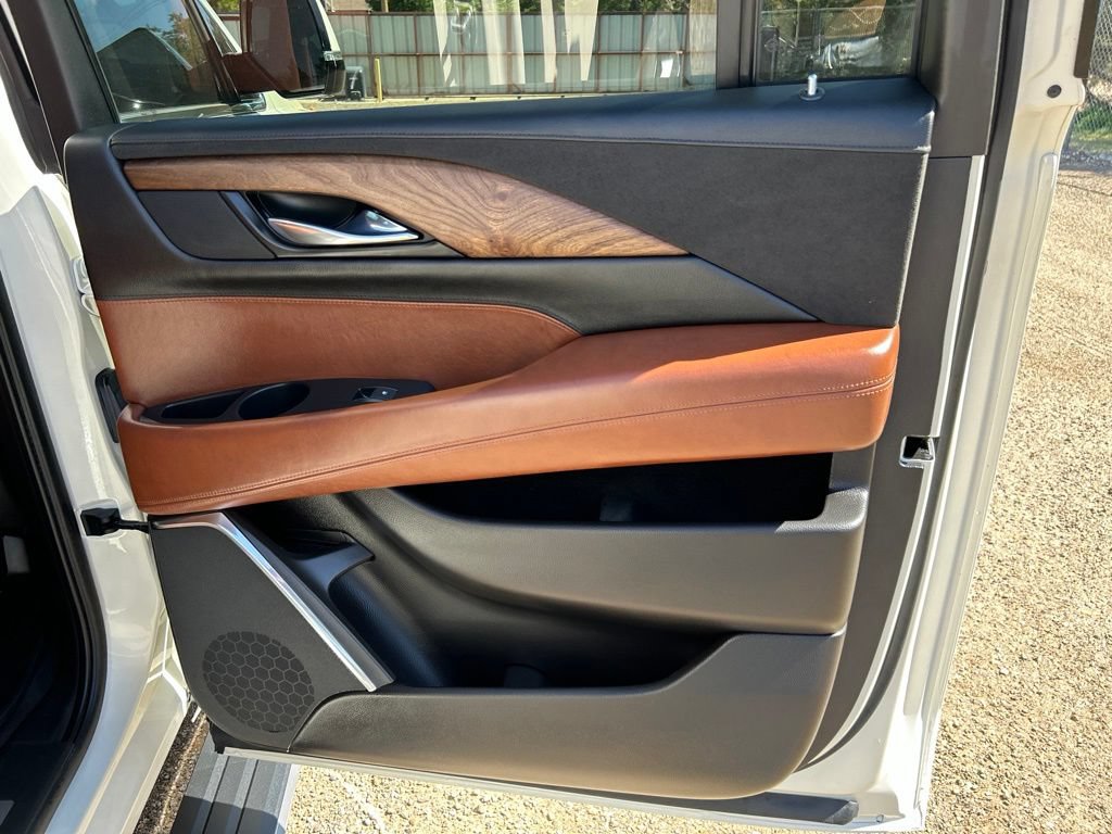 Used 2015 Cadillac Escalade ESV Premium AWD/4WD image 41