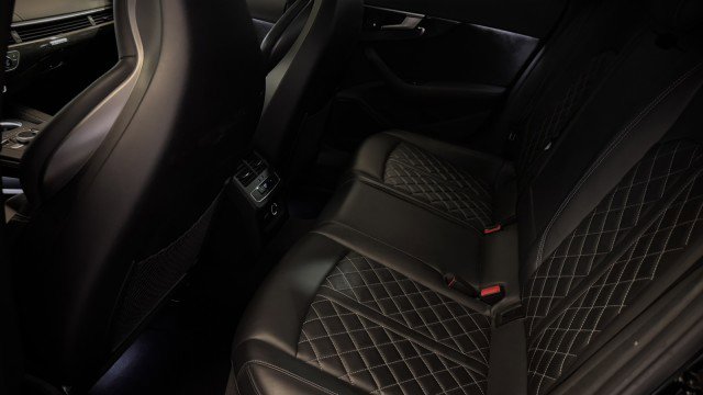 Used 2019 Audi S4 Premium Plus w/ Premium Plus Package image 4