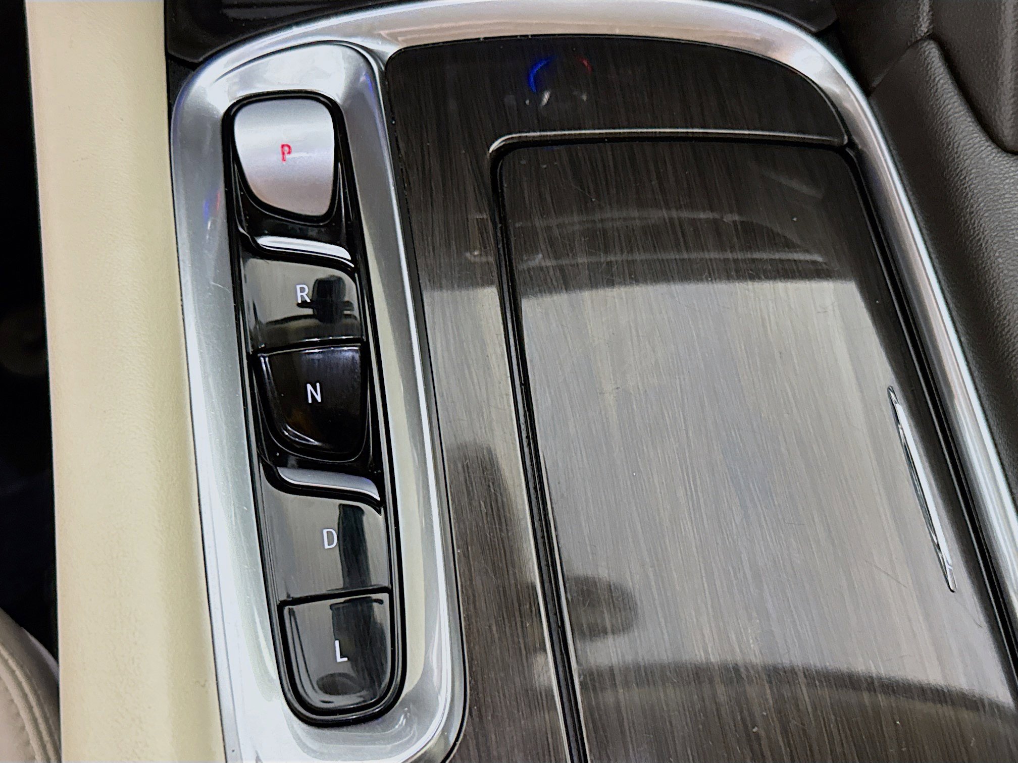 Used 2023 Buick Enclave Essence w/ Experience Buick Package FWD image 19