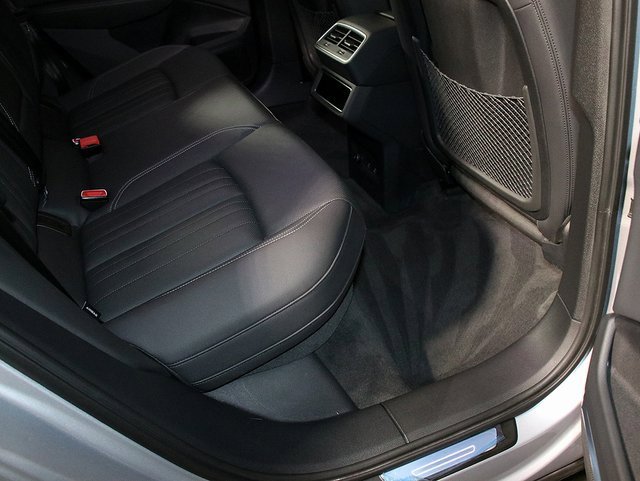 Used 2023 Audi e-tron Premium Plus w/ Premium Plus Package image 34