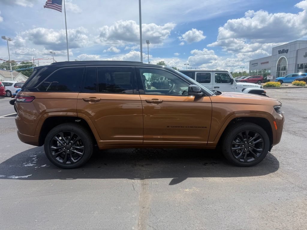 New 2026 Jeep Grand Cherokee Limited AWD/4WD image 2