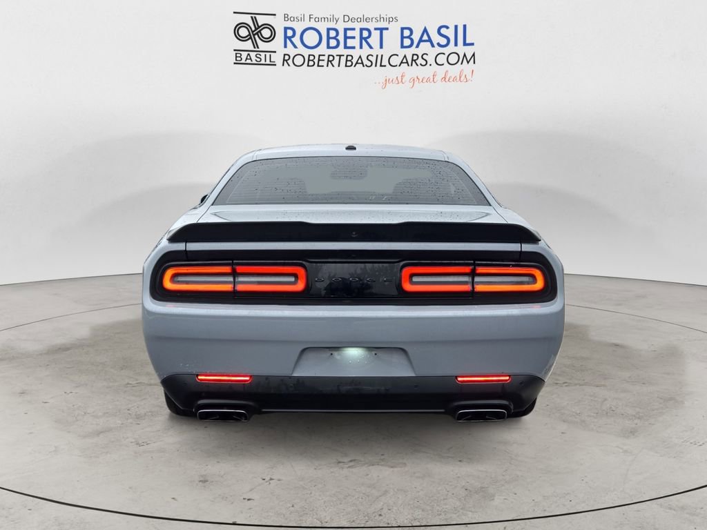 Used 2022 Dodge Challenger R/T w/ Driver Convenience Group image 4