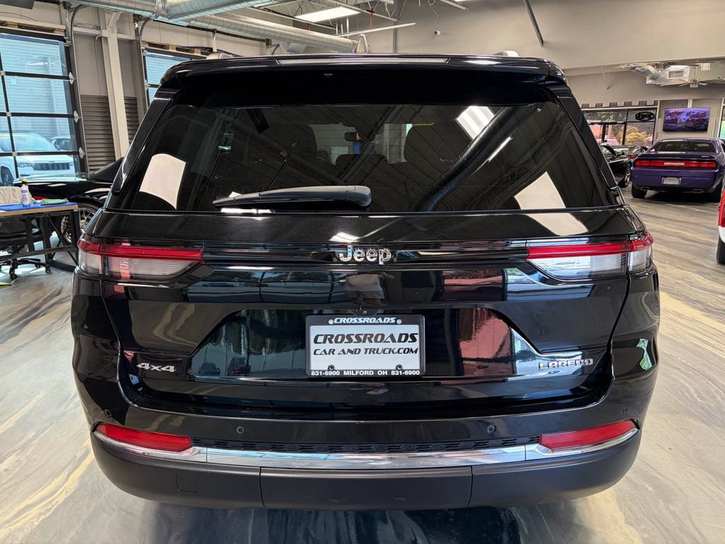 Used 2023 Jeep Grand Cherokee Laredo w/ Luxury Tech Group I AWD/4WD image 34