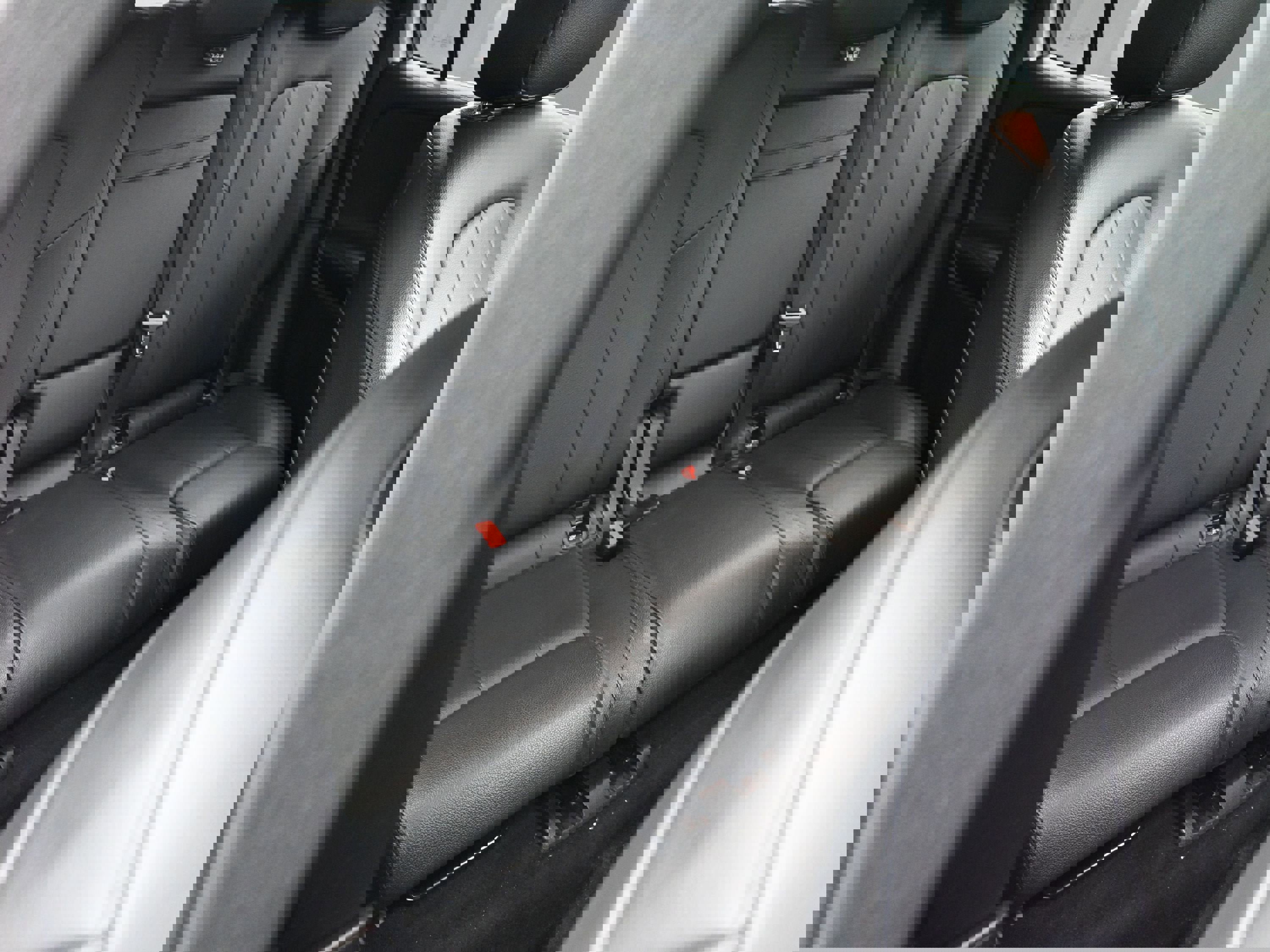 Used 2021 Mercedes-Benz GLB 250 4MATIC image 28