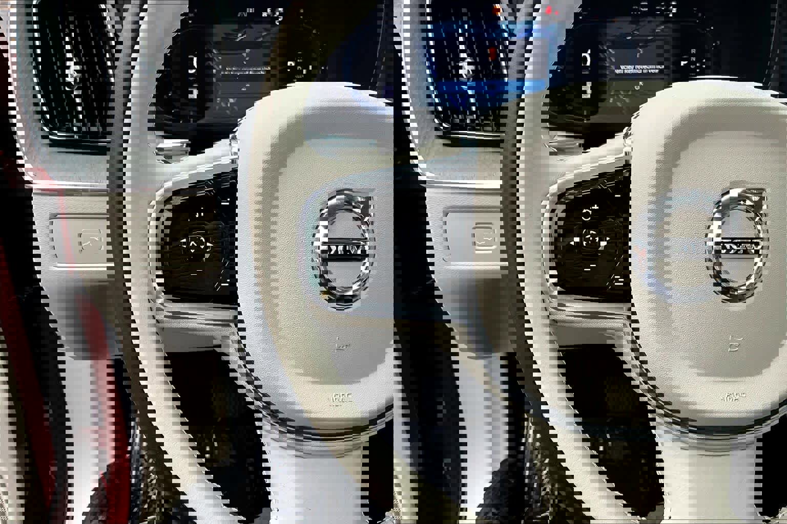 Certified 2023 Volvo XC60 B5 Plus w/ Climate Package image 22