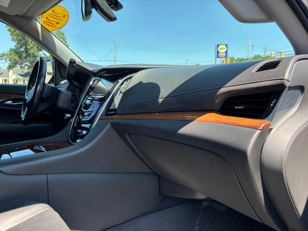 Used 2020 Cadillac Escalade 2WD image 28