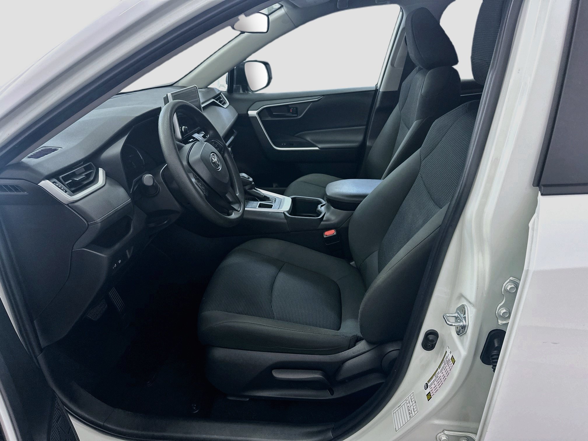 Used 2025 Toyota RAV4 LE AWD/4WD image 13