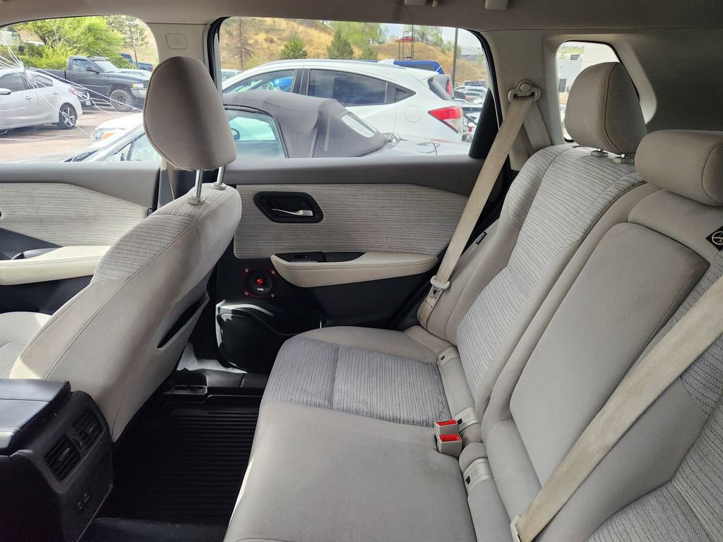 Used 2022 Nissan Rogue SV image 15