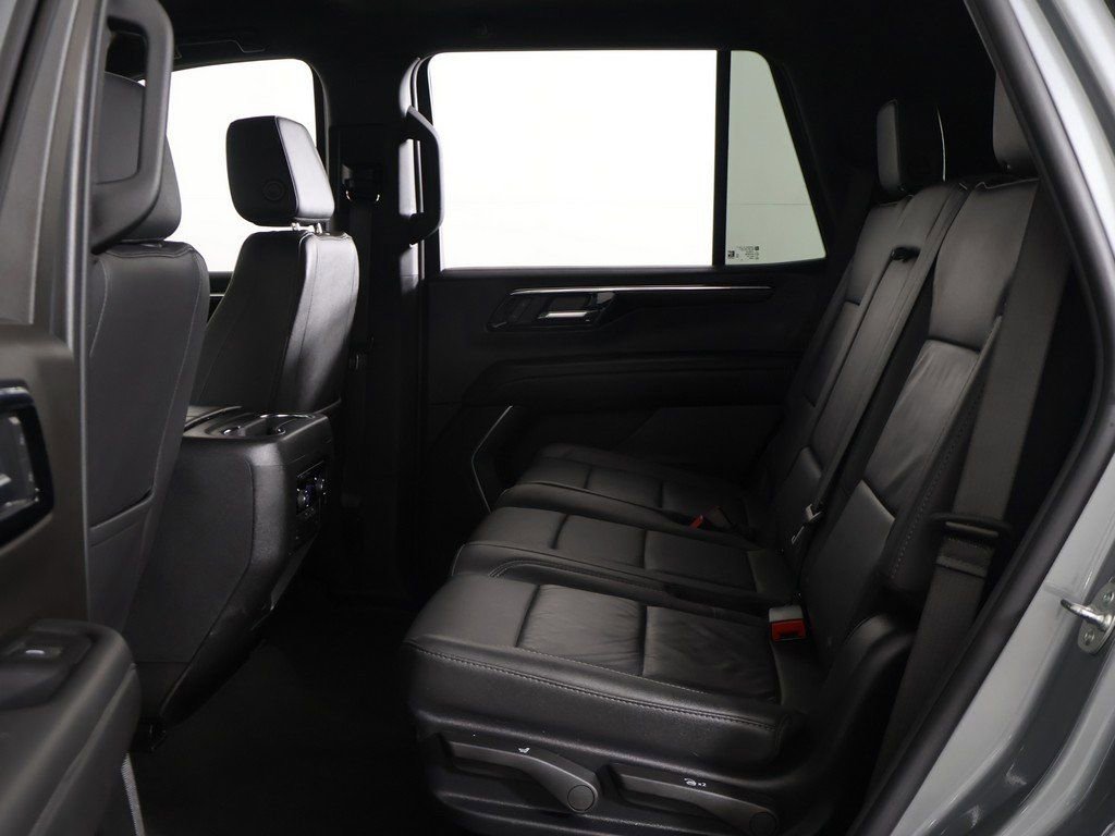 Used 2025 Chevrolet Tahoe LT AWD/4WD image 32