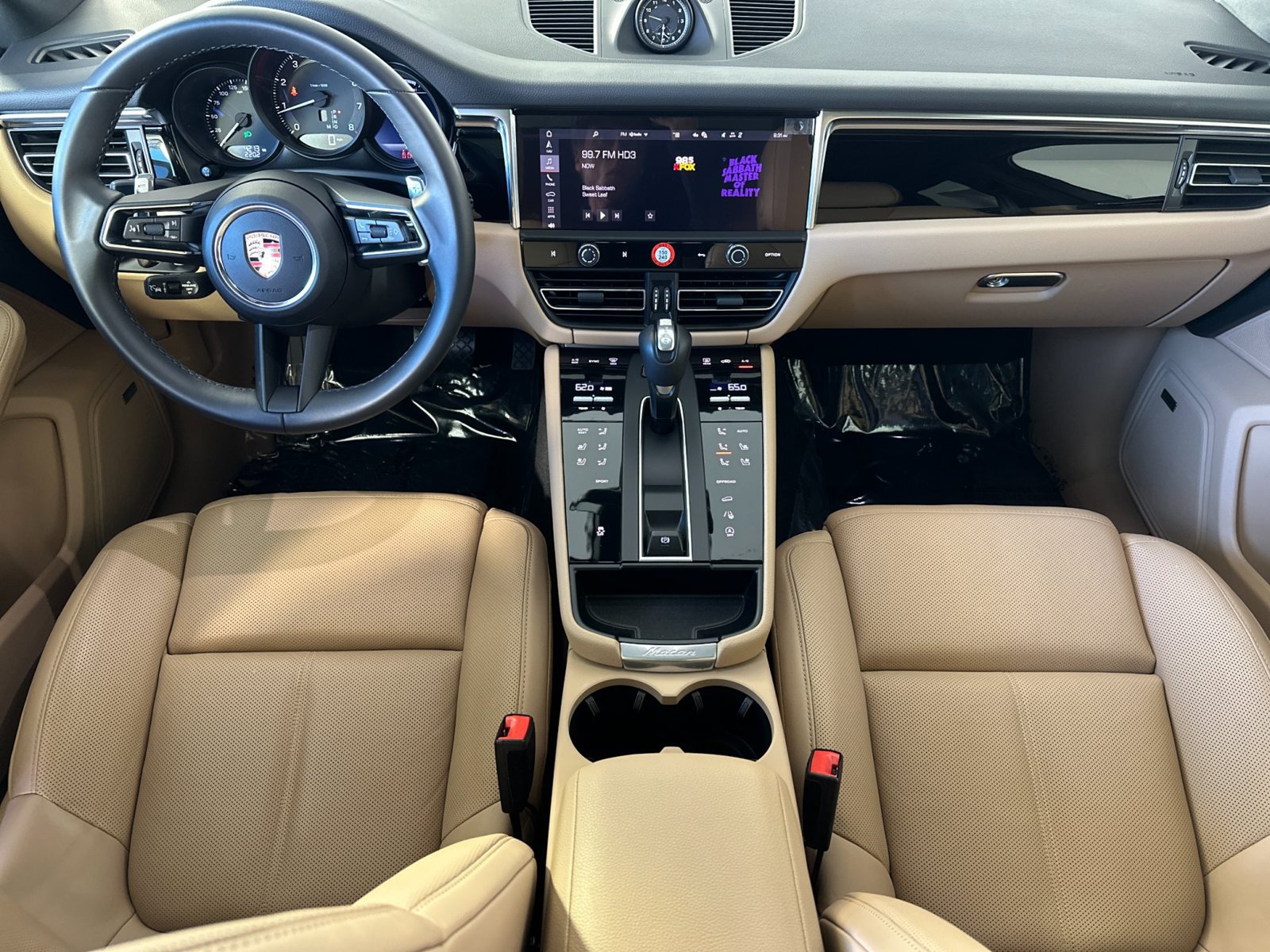 Certified 2026 Porsche Macan AWD/4WD image 6
