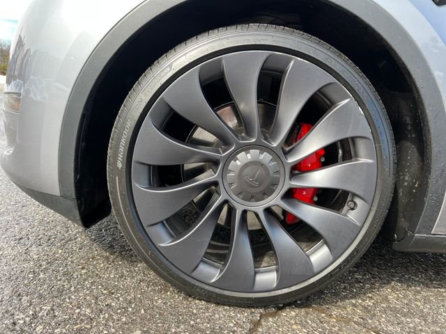 Used 2024 Tesla Model Y Performance image 16