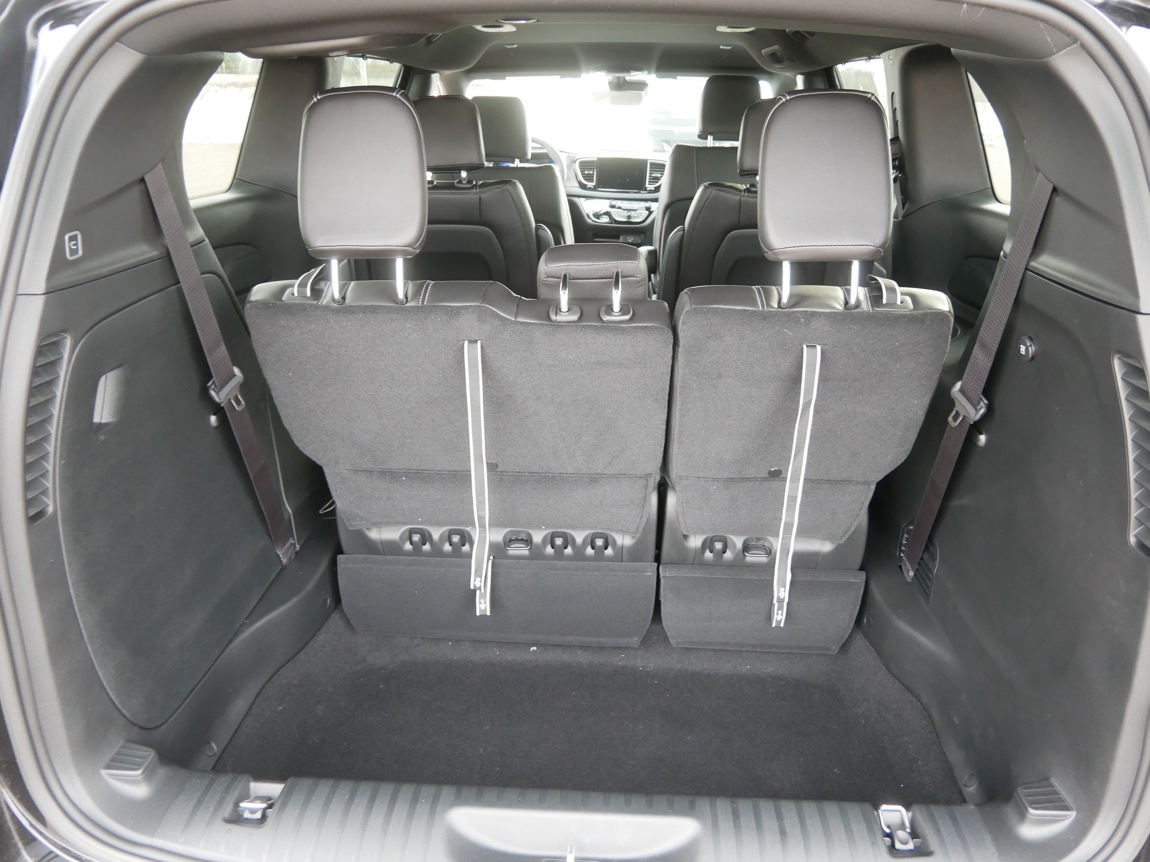 New 2026 Chrysler Voyager LX FWD image 4