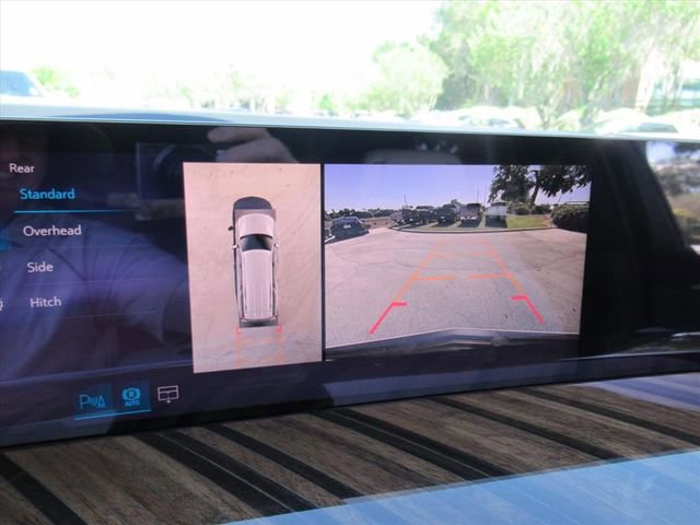 New 2026 Cadillac Escalade ESV Platinum Sport w/ LPO, ONYX Package image 32