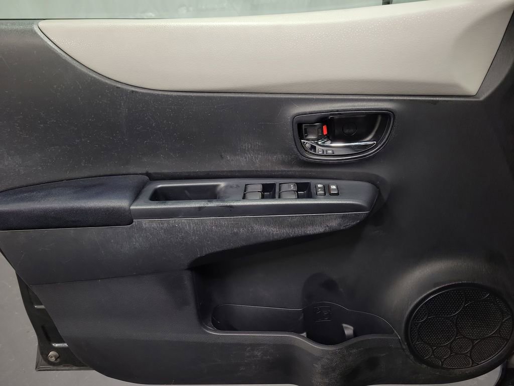 Used 2012 Toyota Yaris LE image 21