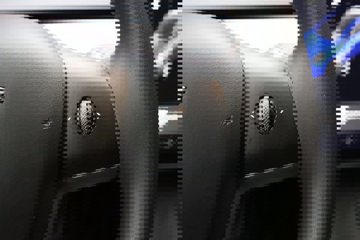 Used 2023 Tesla Model Y Long Range image 46