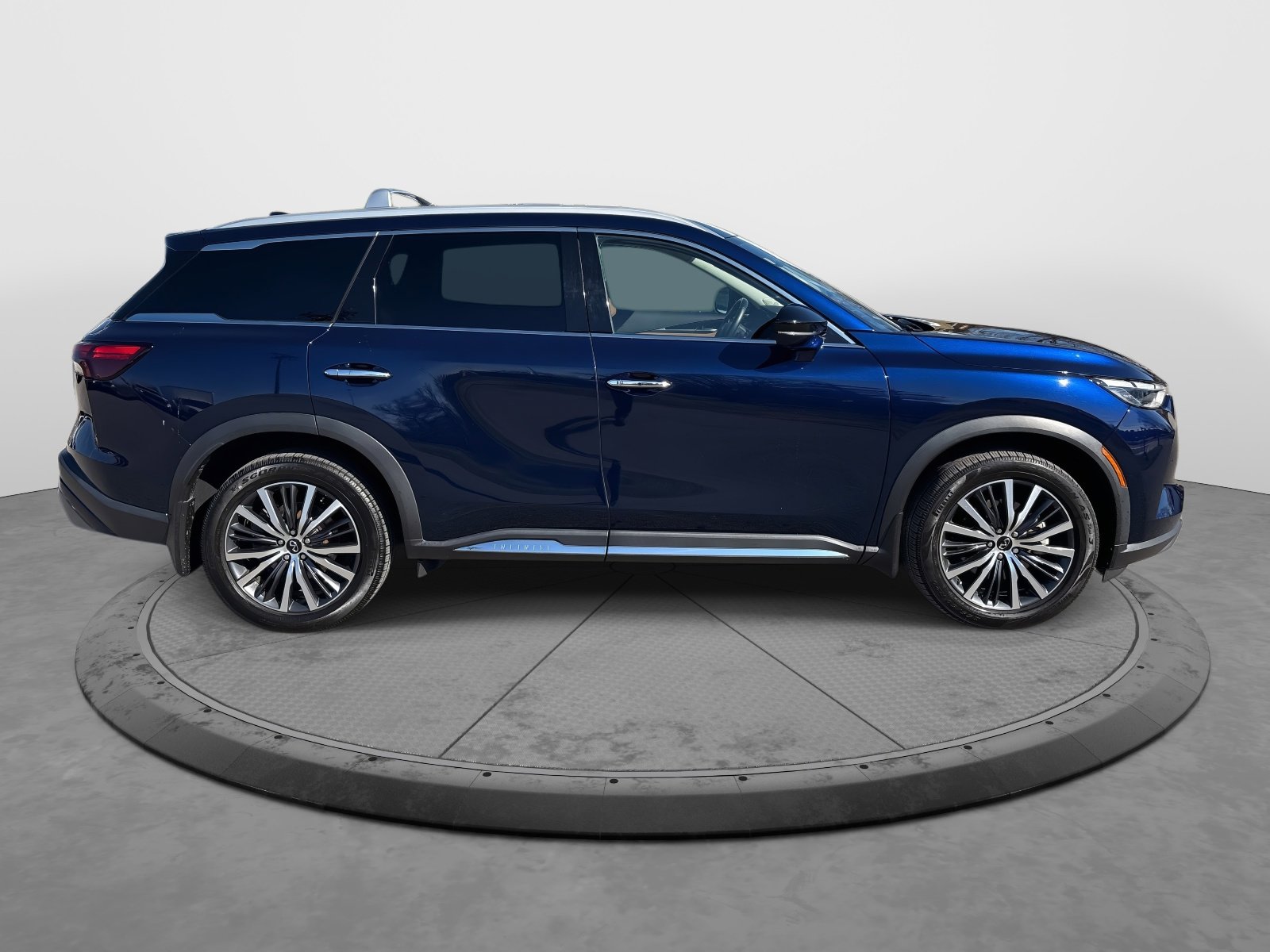 Used 2023 INFINITI QX60 Sensory w/ Vision Package image 9