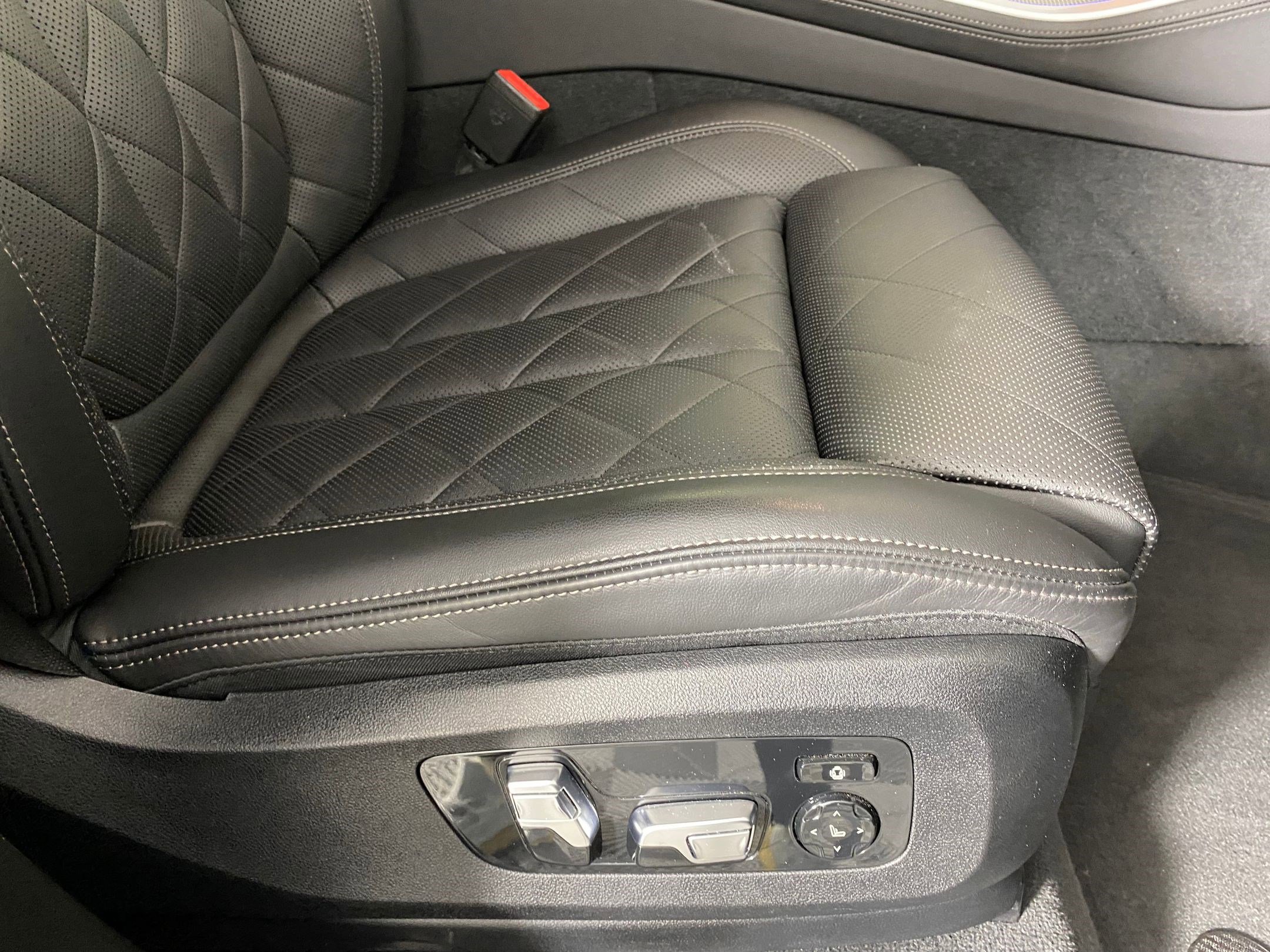 Certified 2023 BMW X5 M50i w/ Executive Package image 33