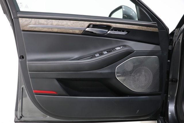 Used 2021 Genesis G90 3.3T Premium RWD image 18