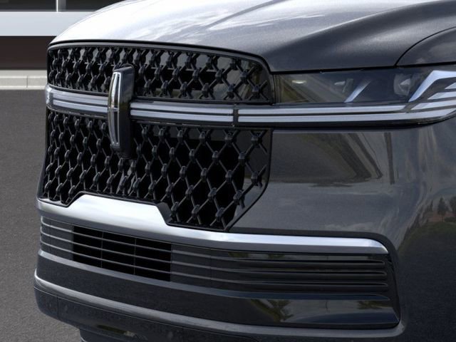 New 2025 Lincoln Navigator Reserve w/ Jet Appearance Package image 17
