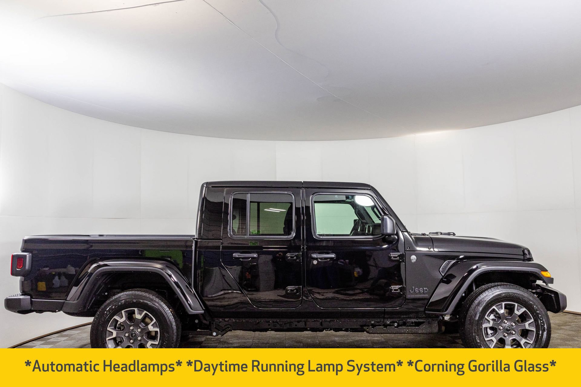 New 2026 Jeep Gladiator Sport S image 15