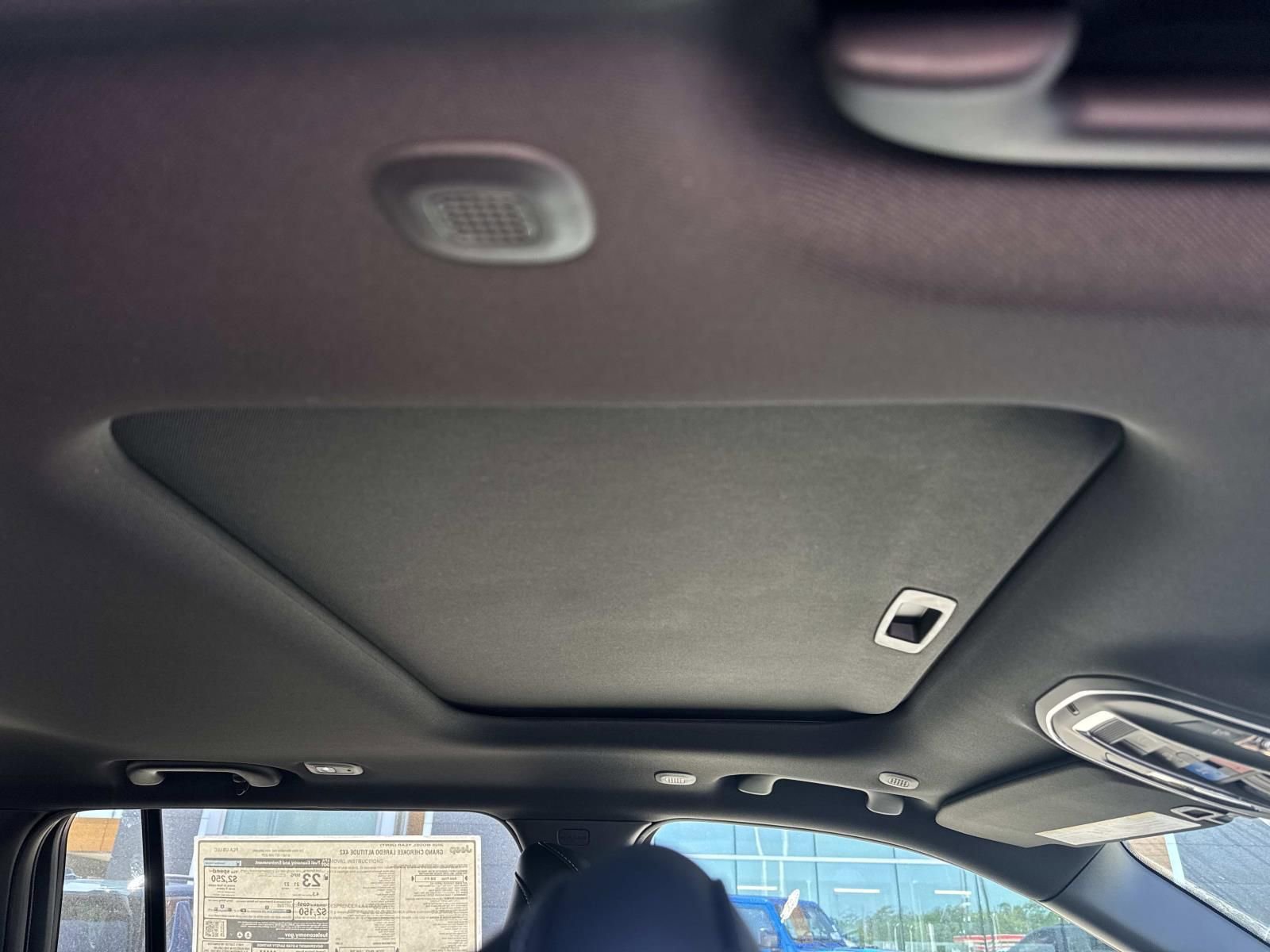 New 2026 Jeep Grand Cherokee Altitude image 10