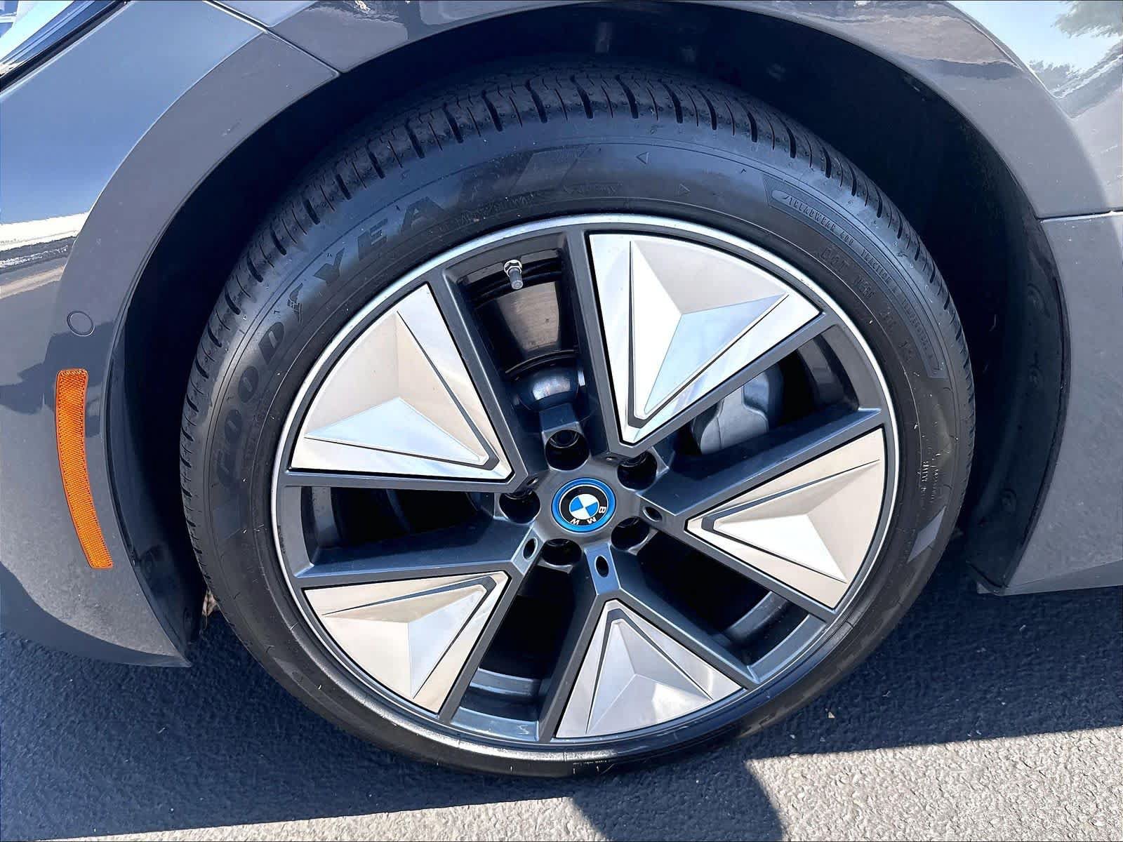 Used 2023 BMW i4 eDrive40 RWD image 35