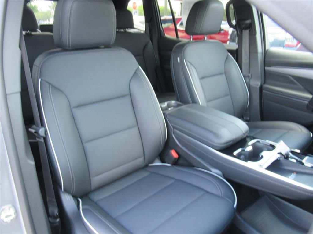 Used 2026 Buick Enclave Preferred image 9