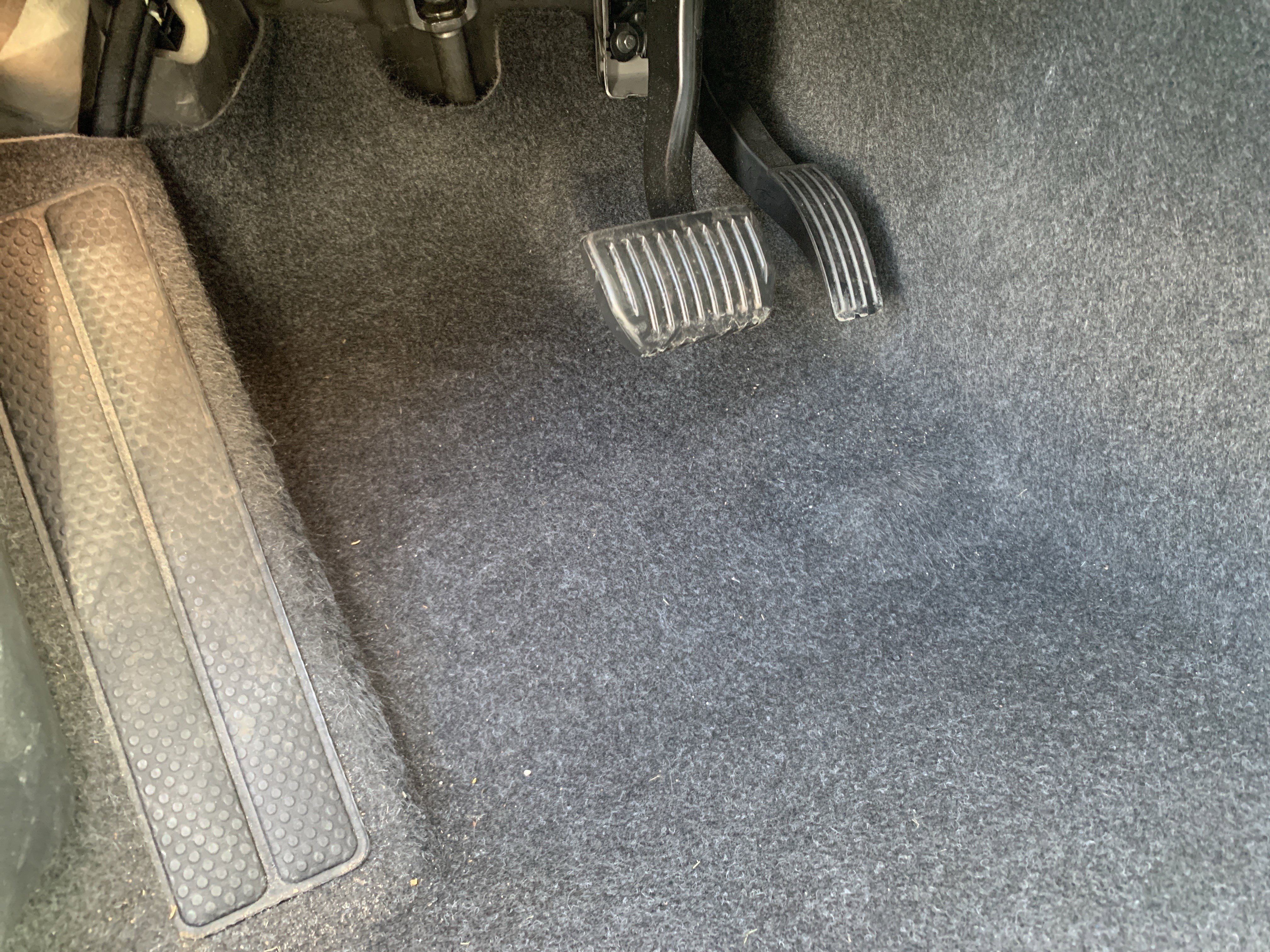 Used 2025 Volvo XC40 B5 Plus image 17