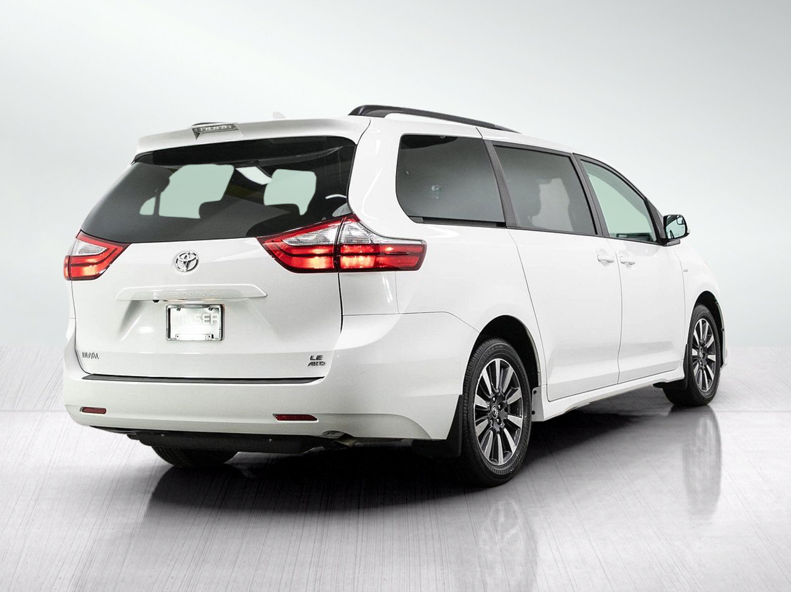 Used 2018 Toyota Sienna LE AWD/4WD image 5