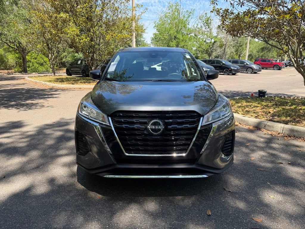 Used 2025 Nissan Kicks Play S FWD image 2