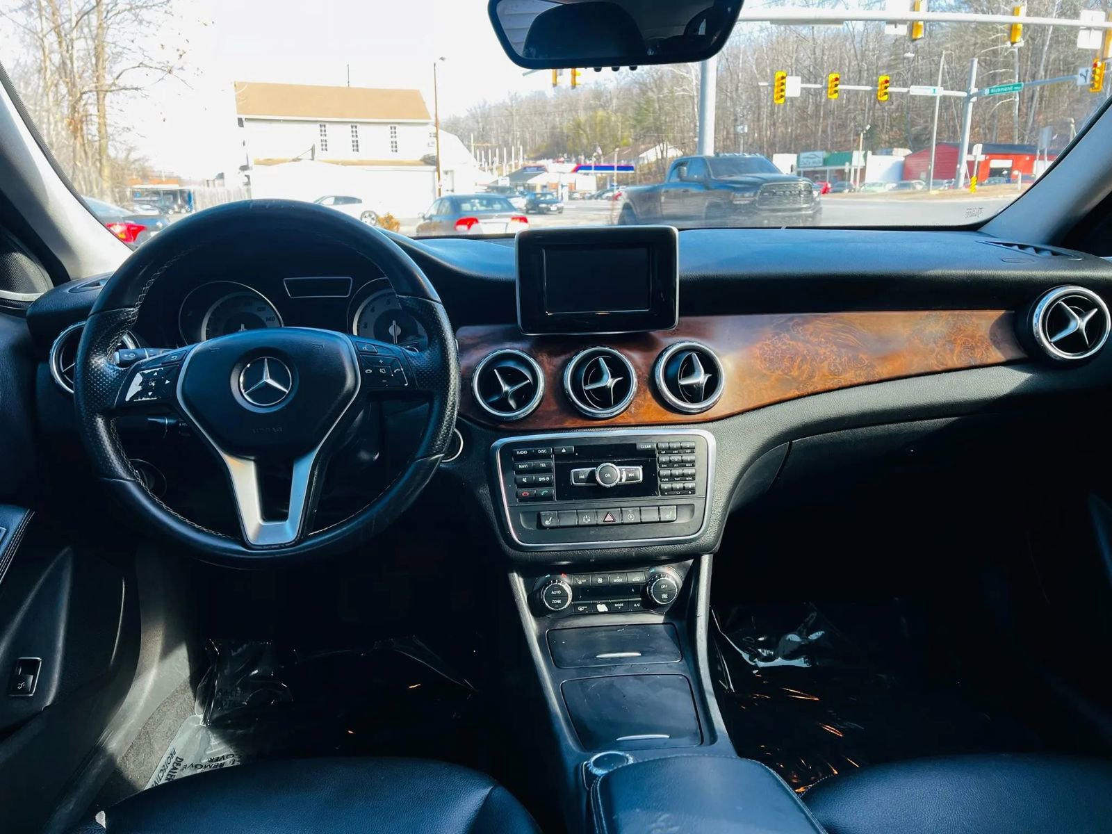 Used 2015 Mercedes-Benz GLA 250 GLA 250 Sport Utility 4D w/ Premium Package image 20