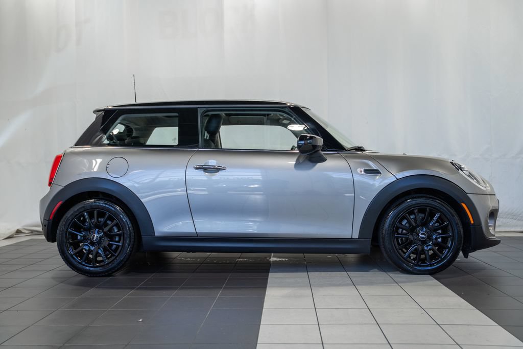 Used 2020 MINI Cooper 2-Door Hardtop FWD image 3