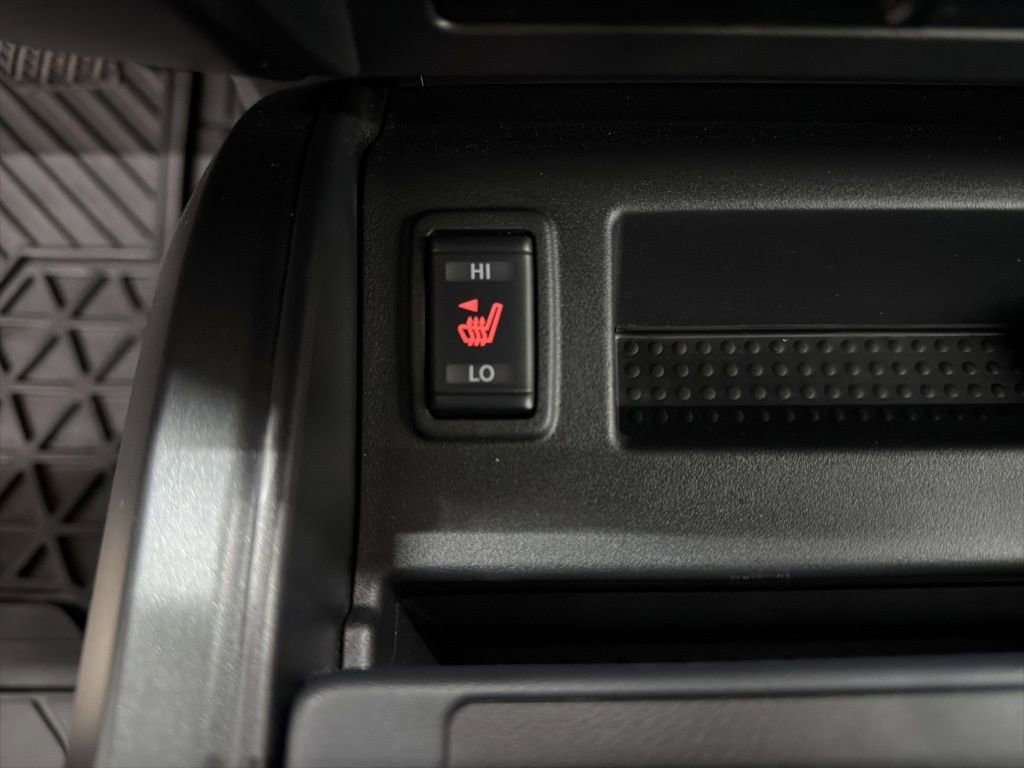 Used 2023 Nissan Titan SV w/ SV Convenience Package image 43