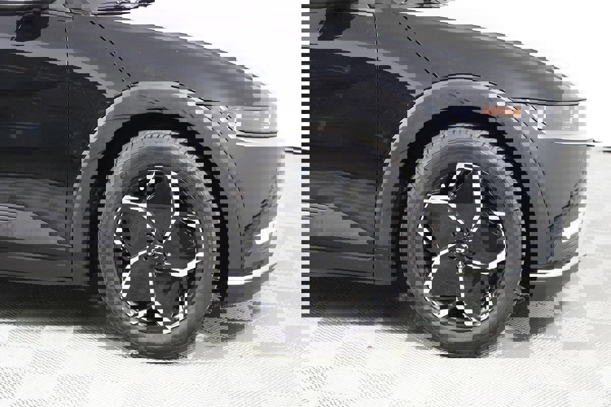 Used 2024 Hyundai Ioniq 5 SE image 35