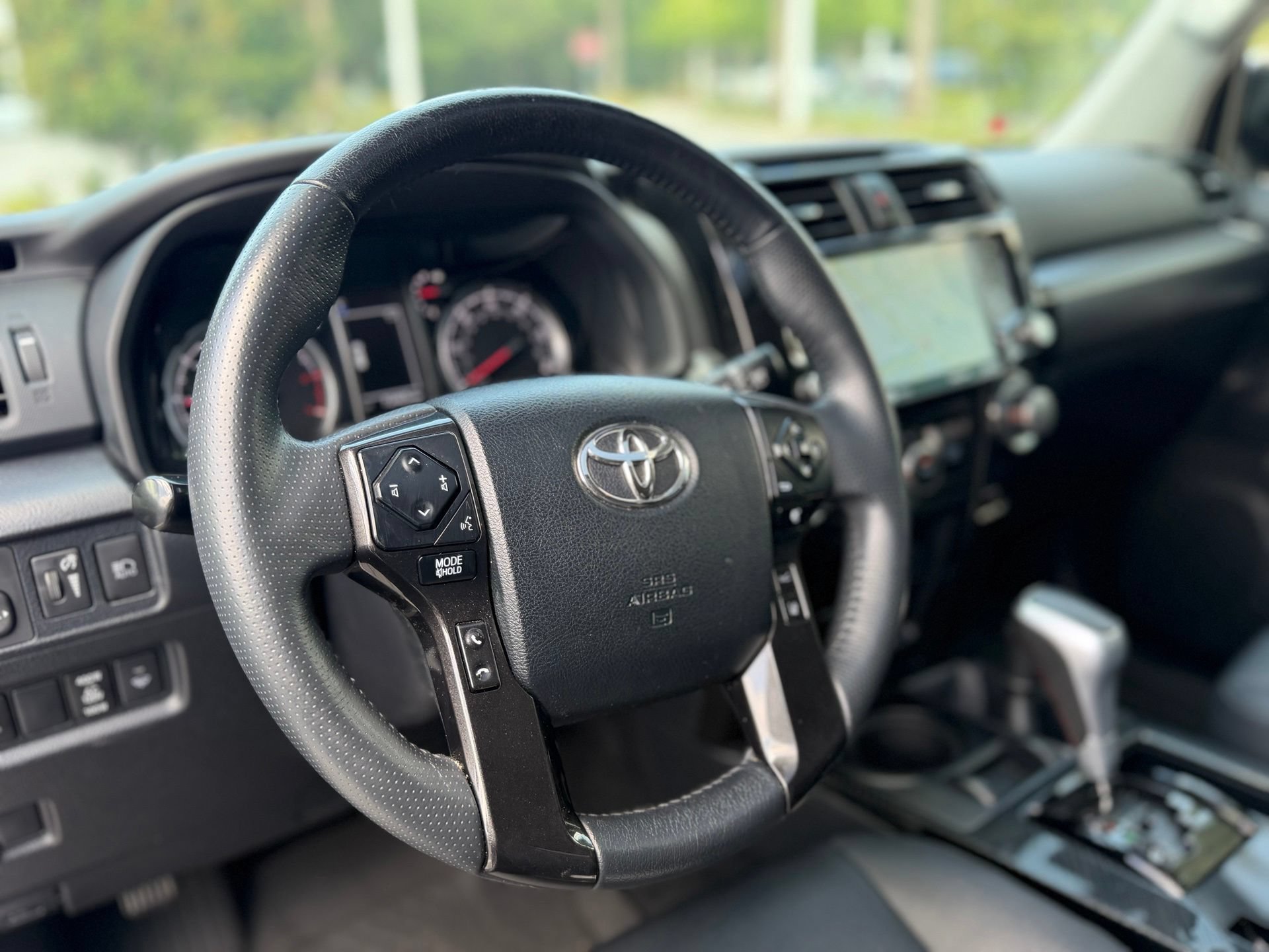Used 2022 Toyota 4Runner TRD Off-Road Premium AWD/4WD image 30