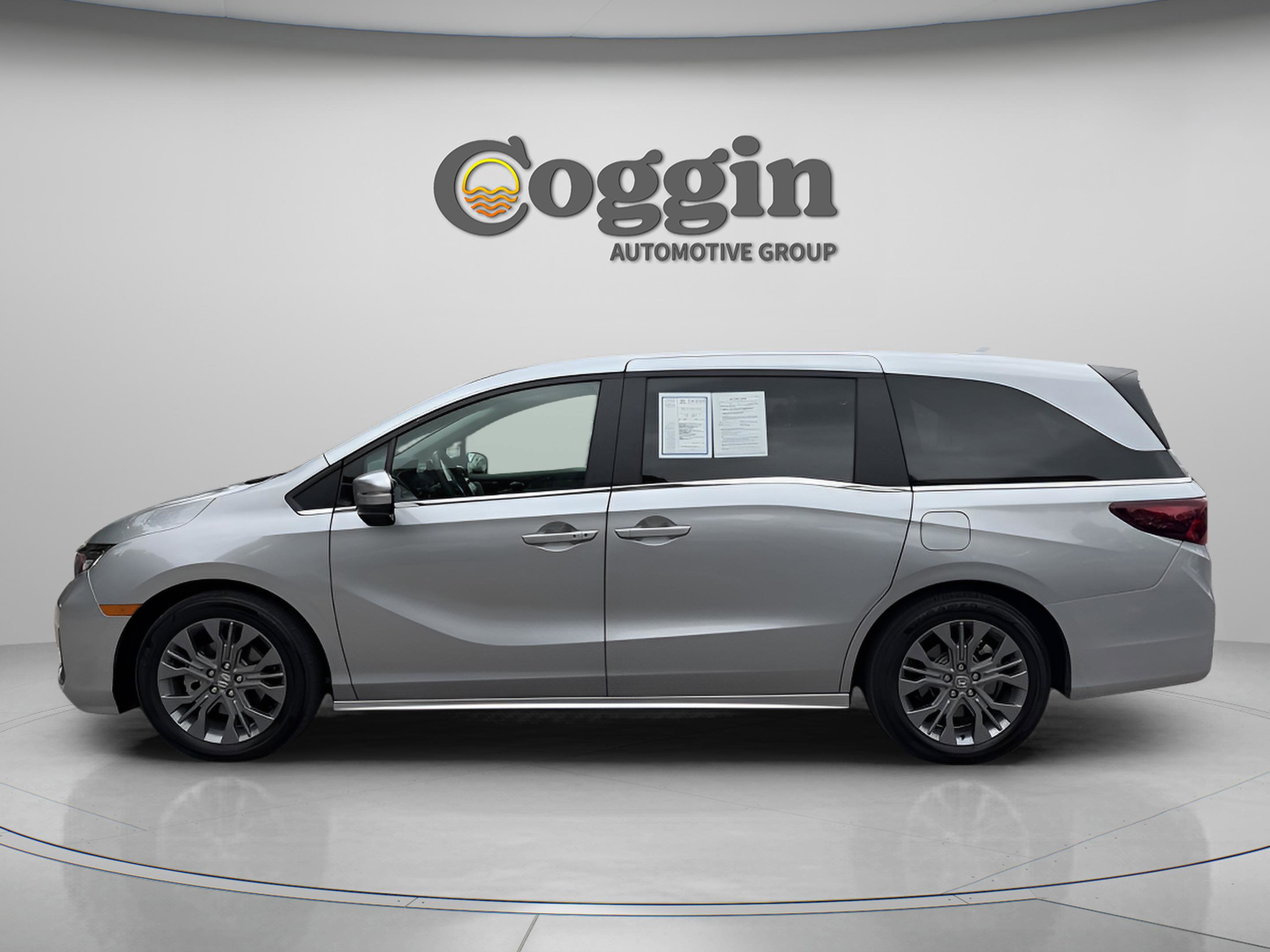 Certified 2025 Honda Odyssey Touring image 2