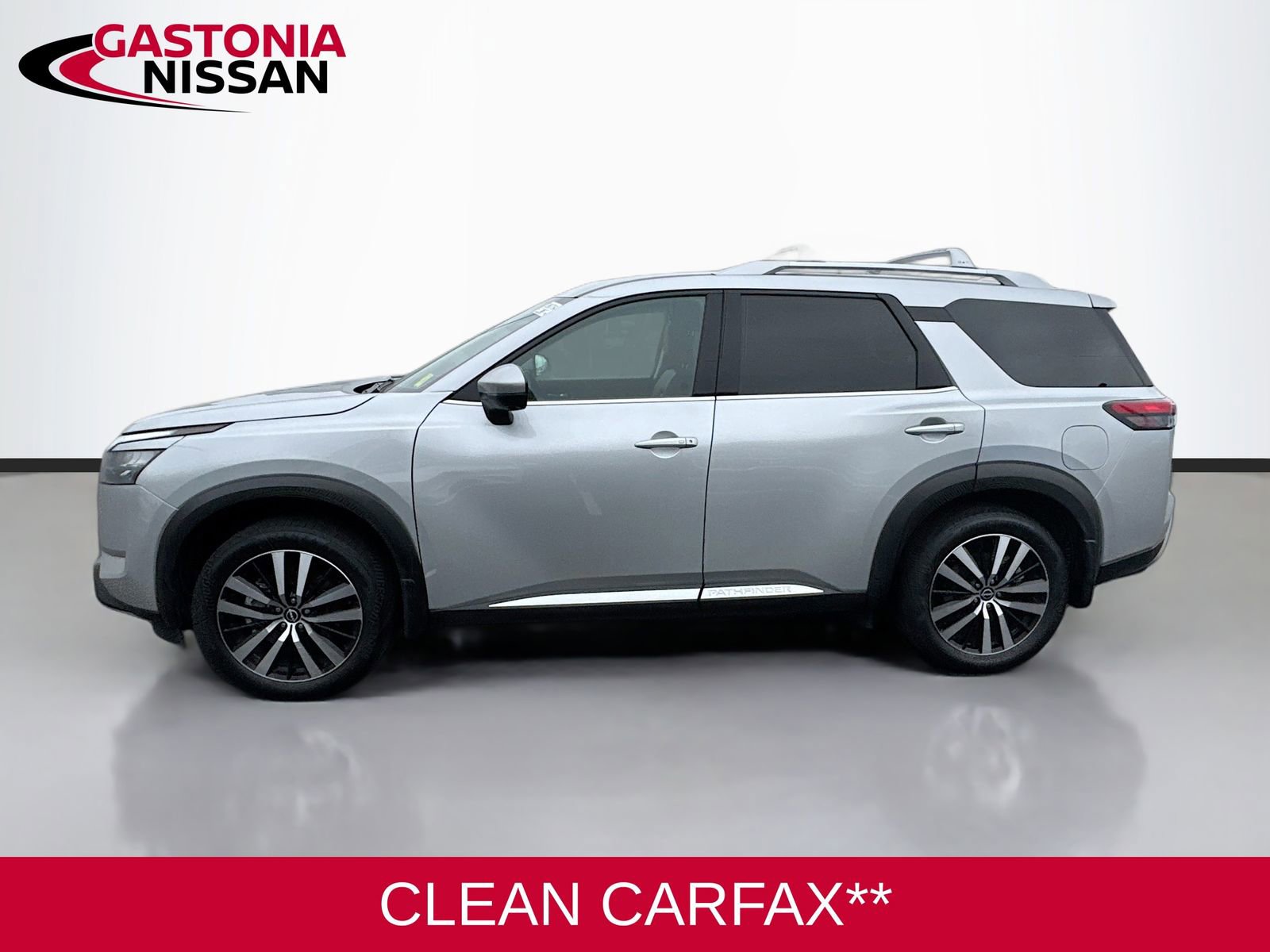 Used 2025 Nissan Pathfinder Platinum w/ Cargo Package image 5