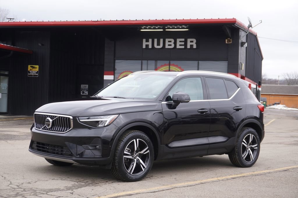 Used 2023 Volvo XC40 B5 Plus